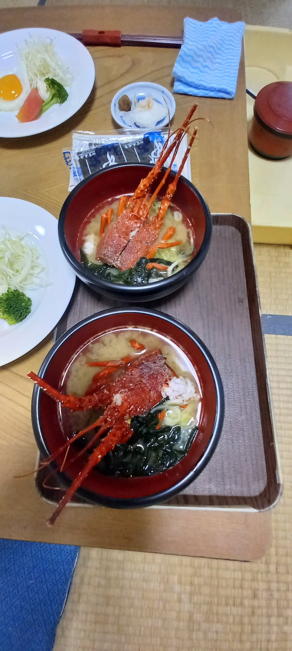 聖山荘の朝食 伊勢海老の味噌汁と和定食 - 南房総 富浦の宿